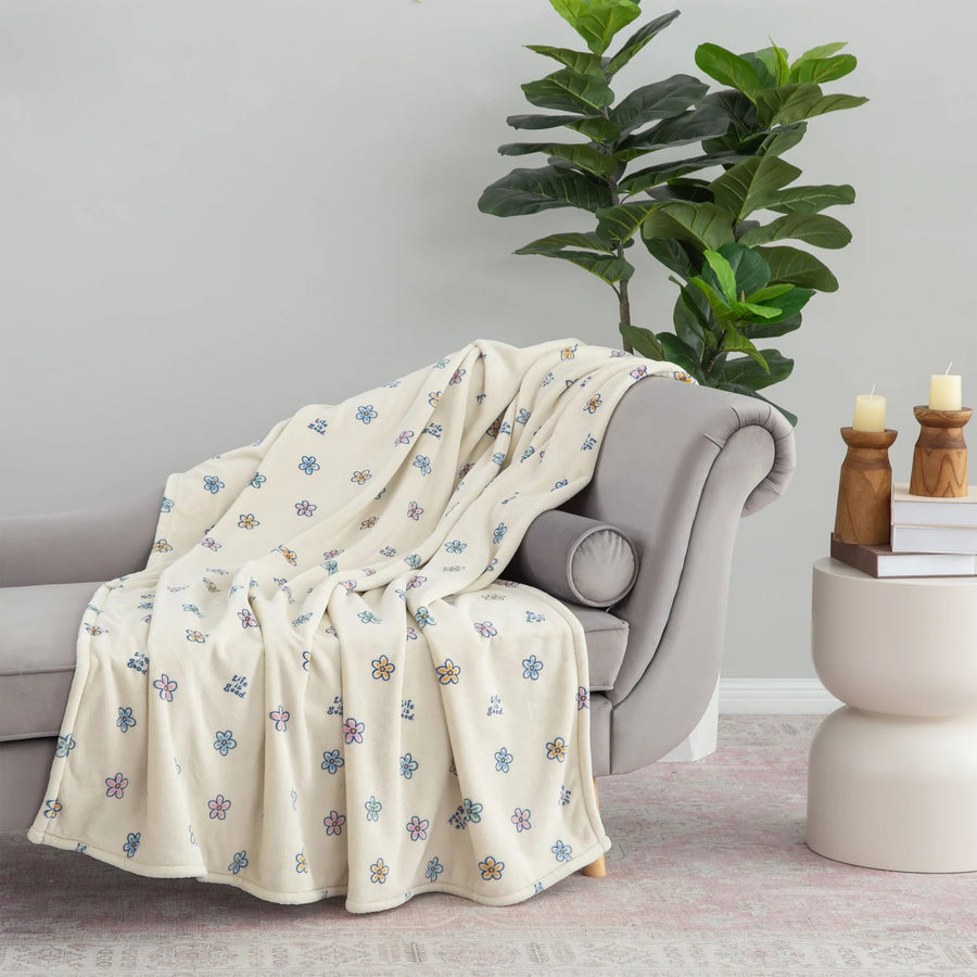 Life is Good Vintage Daisies Plush Throw Blanket