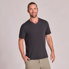 Life is Good Men's Solid Short Sleeve Crusher Vee