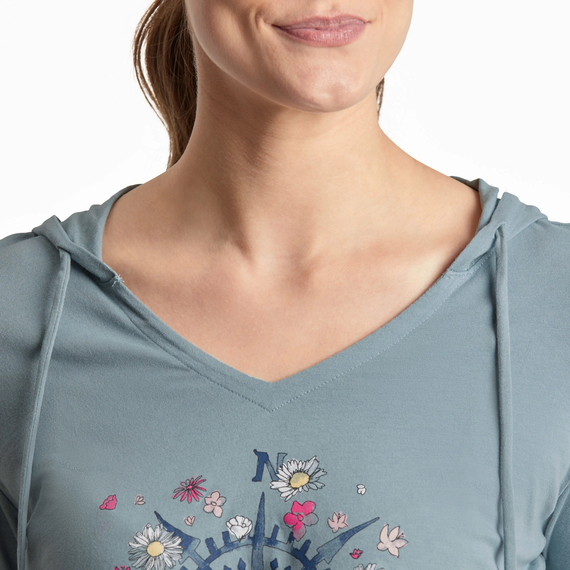 Life is Good Women's Hooded Crusher Lite Tee Beauty In All Directions
